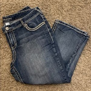 Maurices Semi-faded Capri Jeans